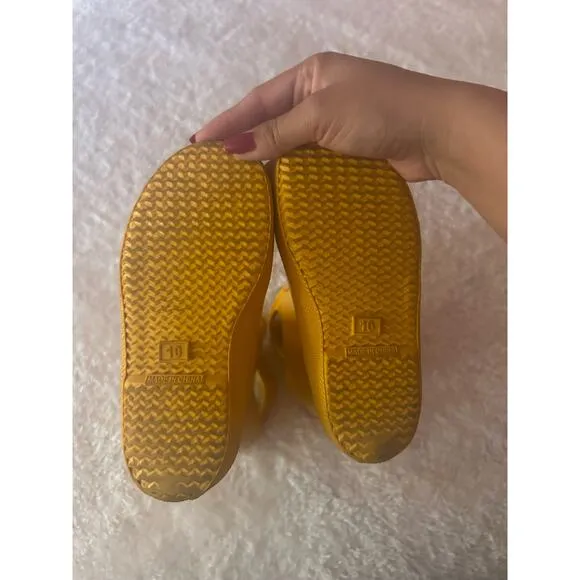 $70 Hunter Kids YELLOW ‘Classic Pull-On’ rain‎ boots Size 10