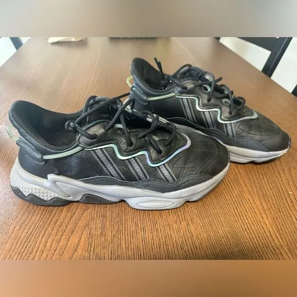 Adidas ozweego 9.5 like new