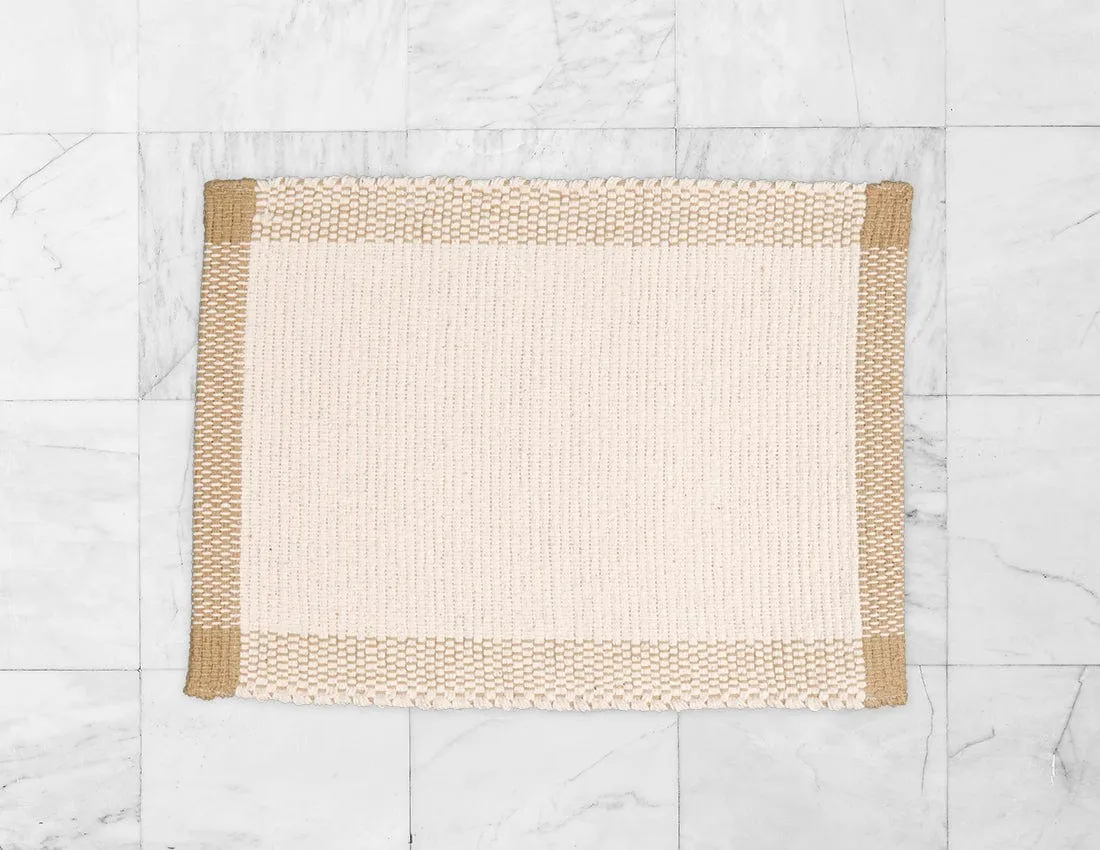 Amelia Jackson Placemat and Runners in Pebble Weave Natural with Jute Border SPM005