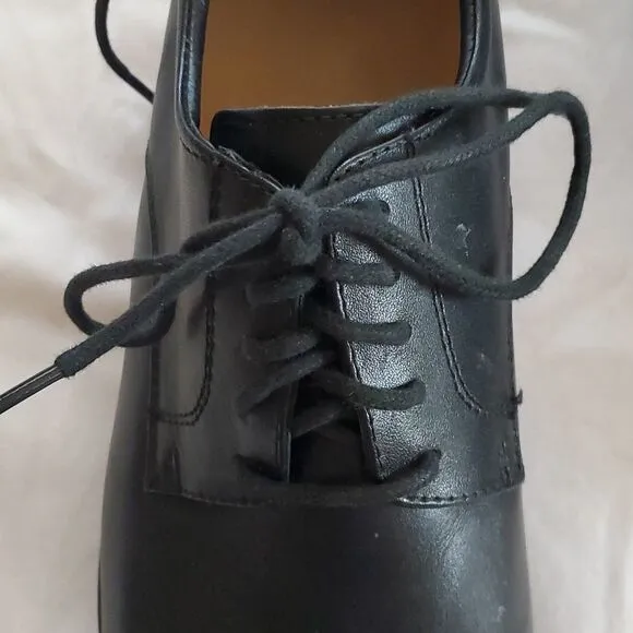 APEX mens cap toe leather dress shoes size 10.5M.