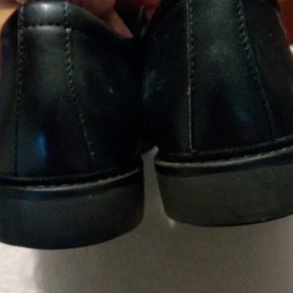 APEX mens cap toe leather dress shoes size 10.5M.