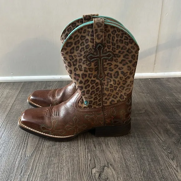 Ariat Children Girls Cheetah Cowboy Boots Sz 5