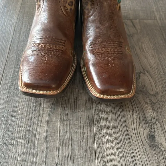 Ariat Children Girls Cheetah Cowboy Boots Sz 5