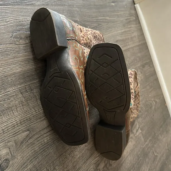 Ariat Children Girls Cheetah Cowboy Boots Sz 5