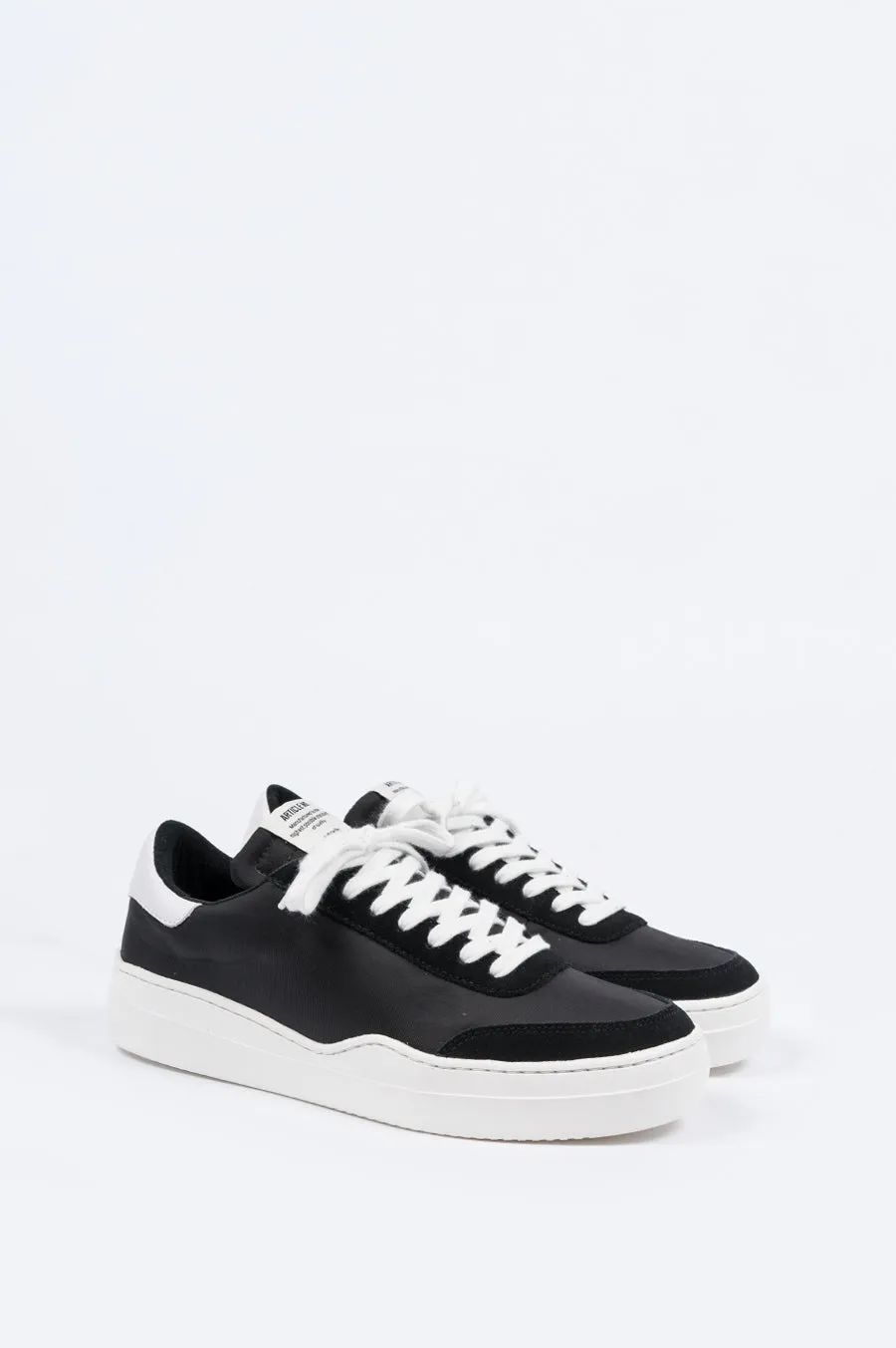 ARTICLE NUMBER 0517 CUPSOLE TRAINER BLACK WHITE
