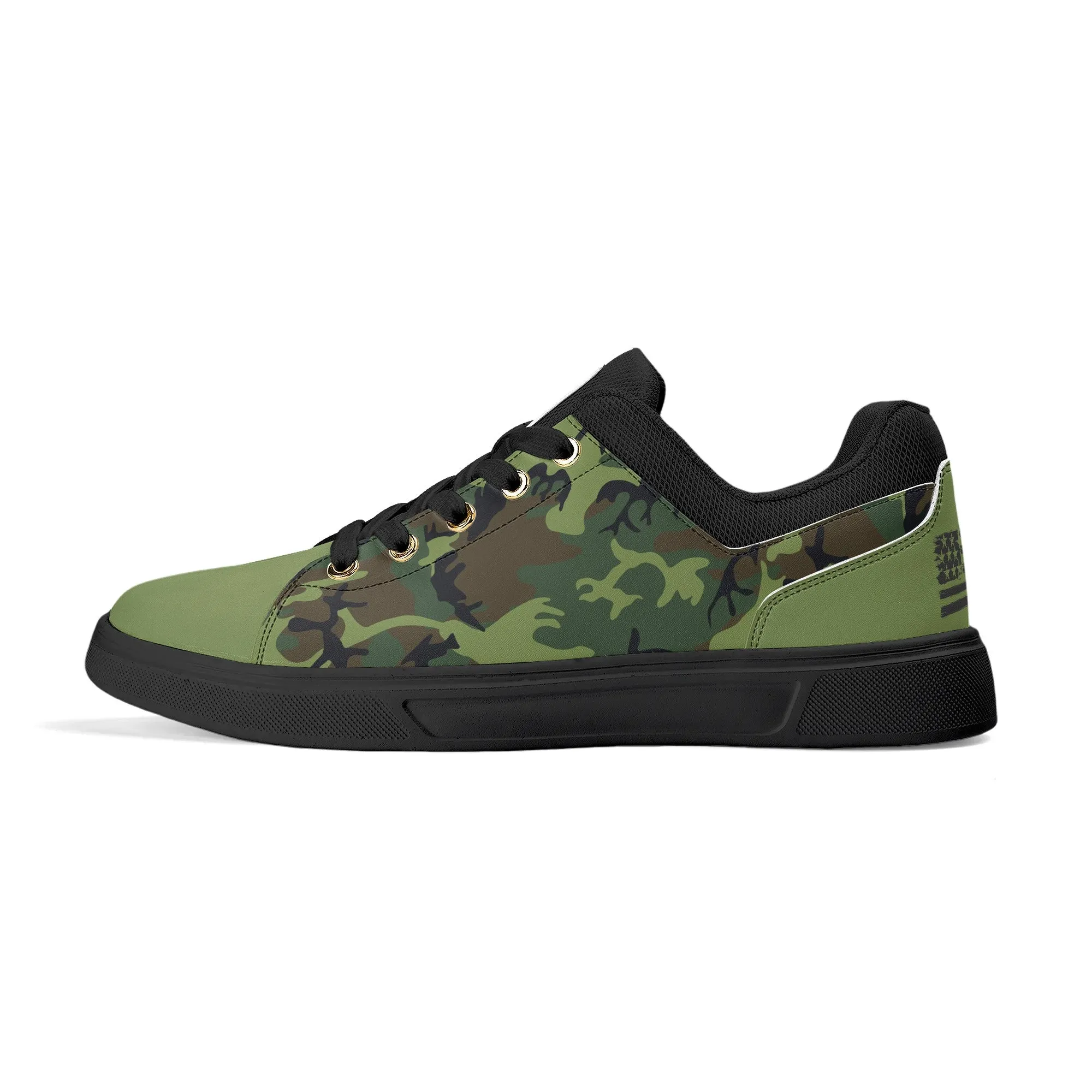 Camouflage PU Leather Low Top Skateboard Shoes with Flag Graphic