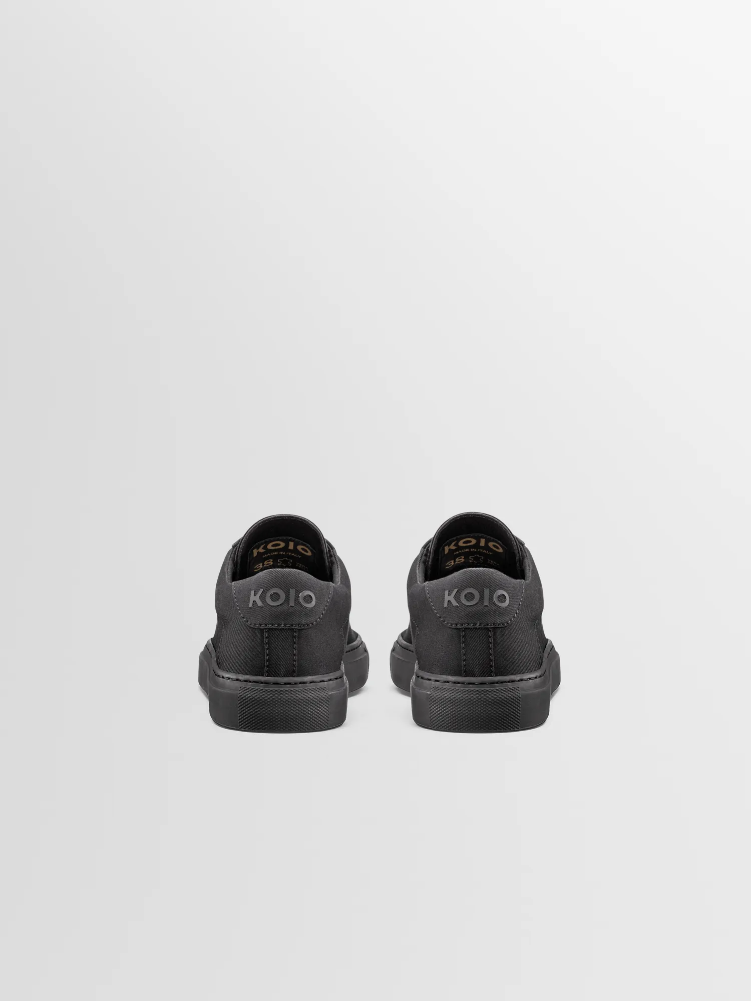 Capri in Nero Canvas