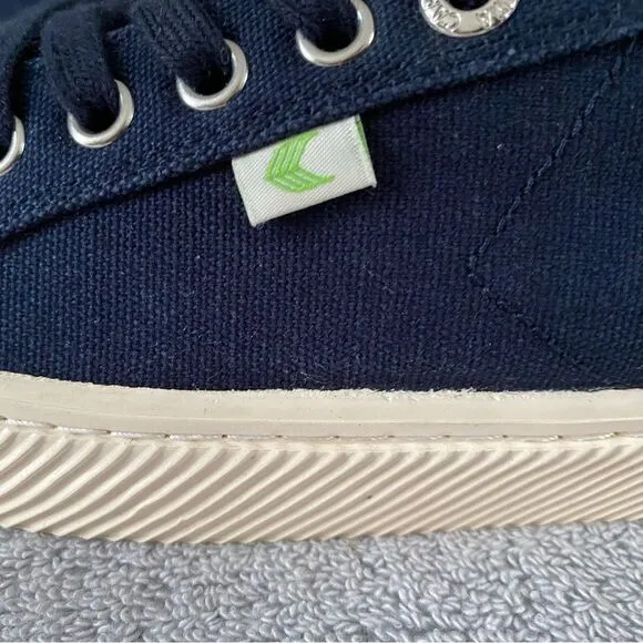 Cariuma Womens 8 OCA Low Top Canvas Sneaker Shoes 100103U02W Navy Blue