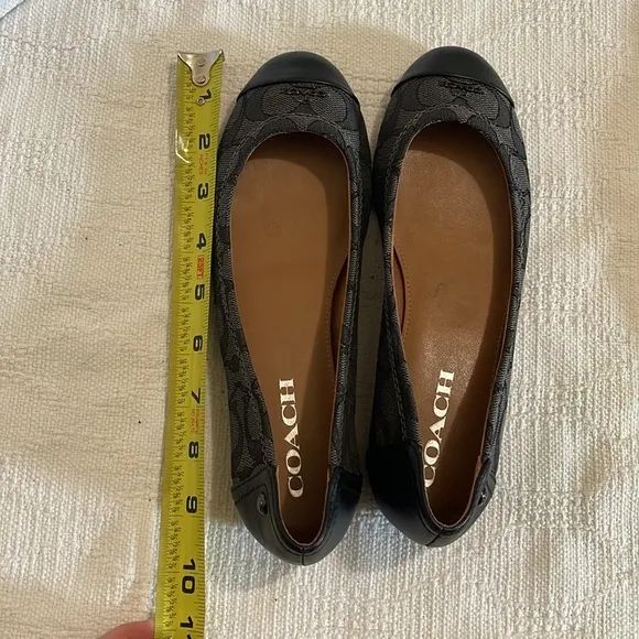 COACH - gray black Chelsea signature ballet flat - EUC