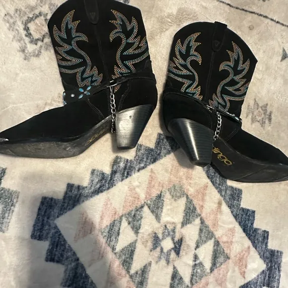 Dingo Victoria Black Western Boots with Turquoise Embroidery sz 9.5