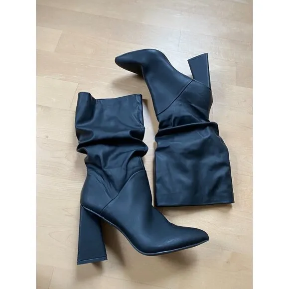 DOLCE Vita BNWOT women's &quot;Wandah&quot; ruched black boots sz 8 NEW pull on
