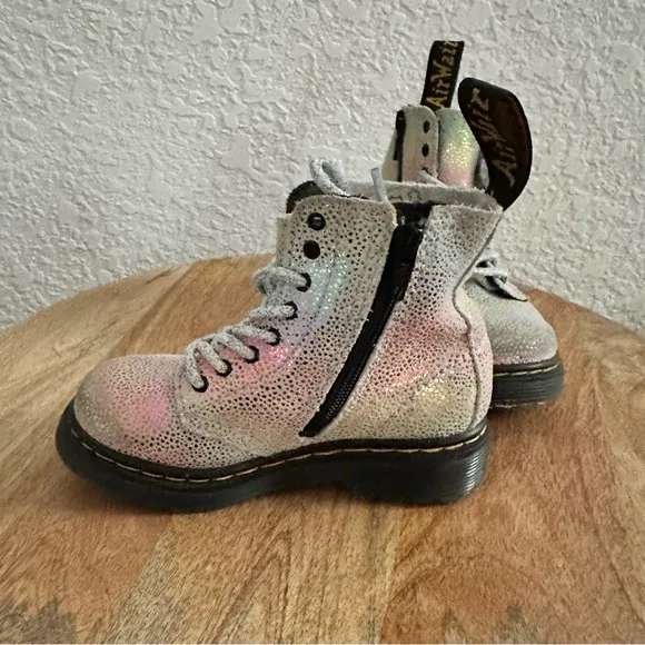 Dr. Martens Toddler 1460 Pascal Iridescent Lace Up Boots sz: 7