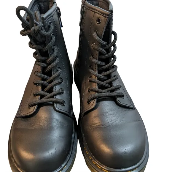 Dr.Martens 1460 Boot---Kids Size 3