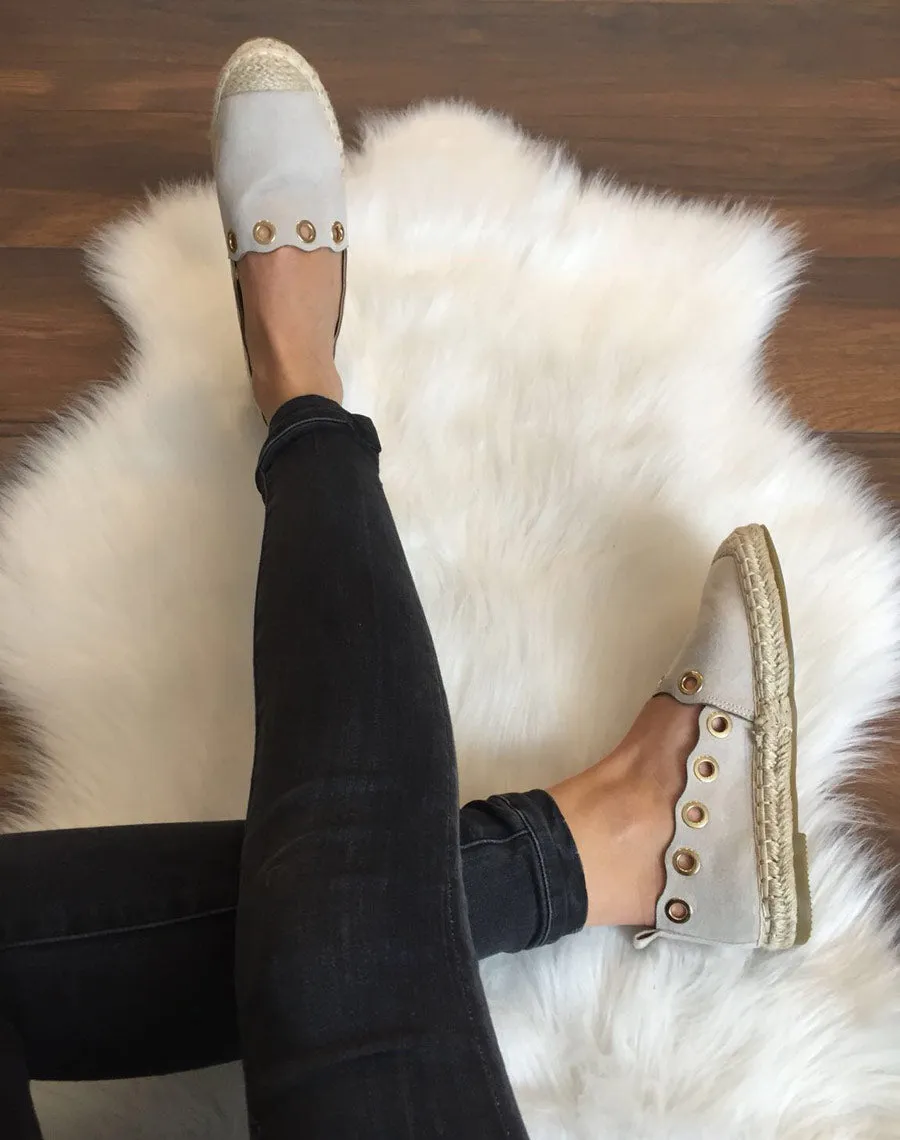 Espadrilles beiges à œillets