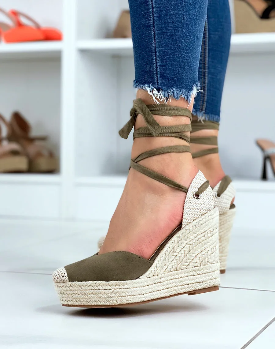 Espadrilles compensées vert kaki en coupe florale