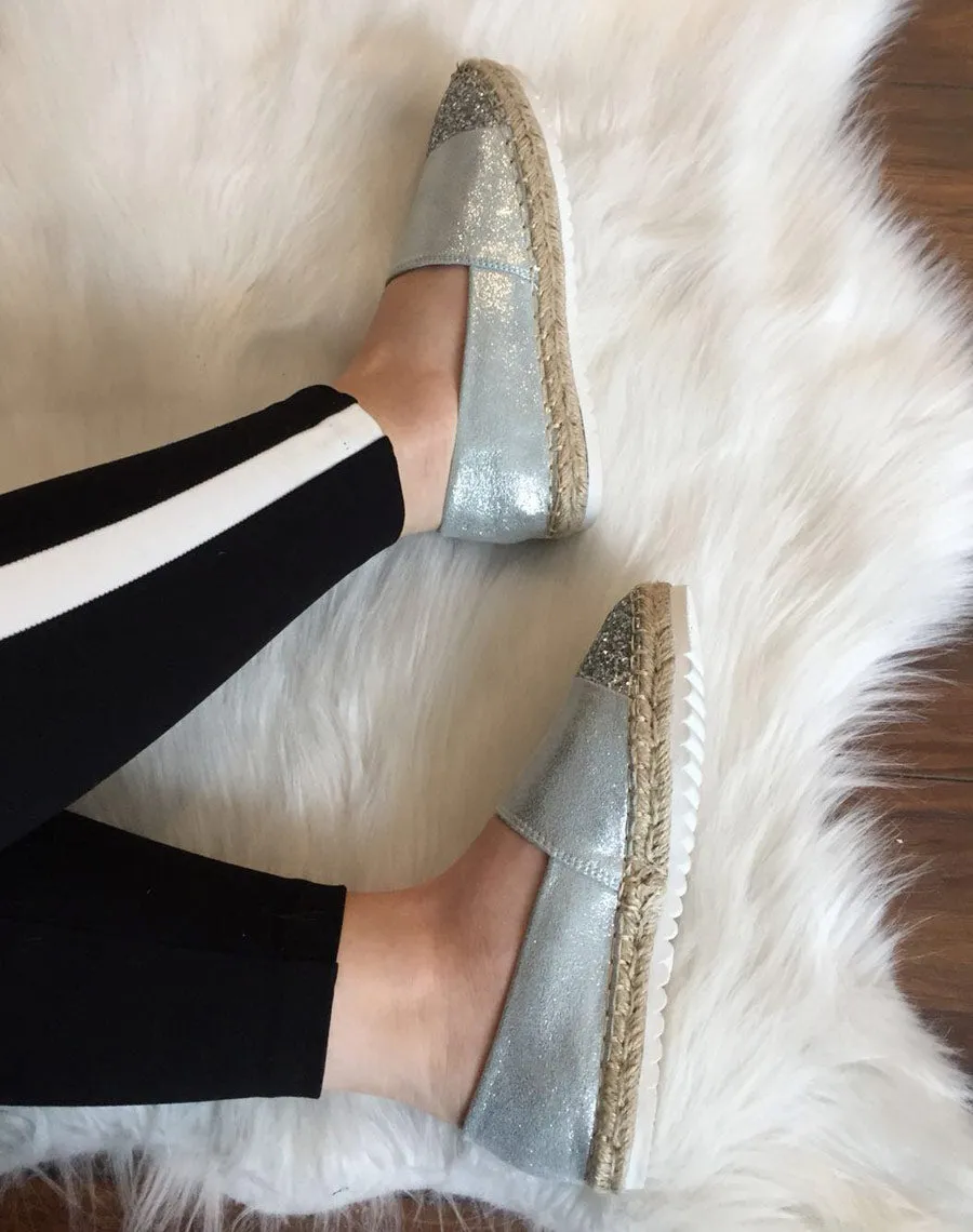 Espadrilles grises effet brillant