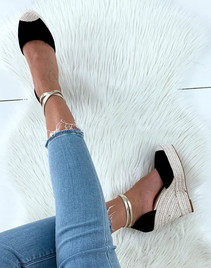 Espadrilles noires en suédine et doré à talons compensés
