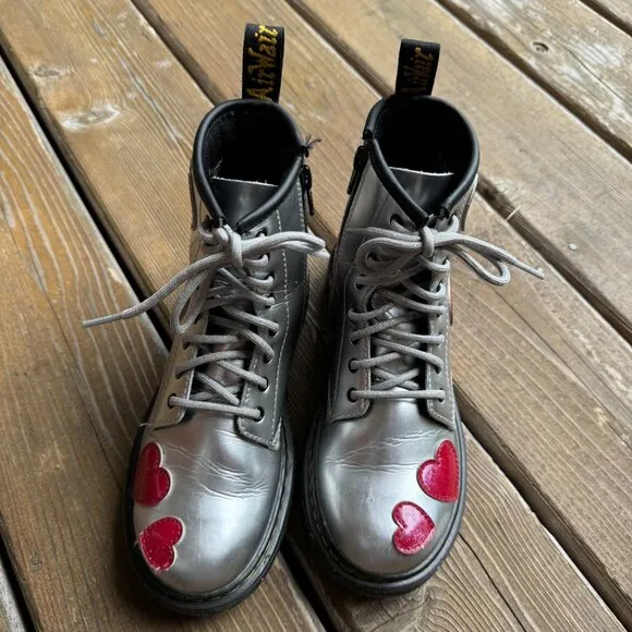 EUC DOC MARTENS Junior 1460 Glitter Heart Patent Lace Up Boots in Kids 3