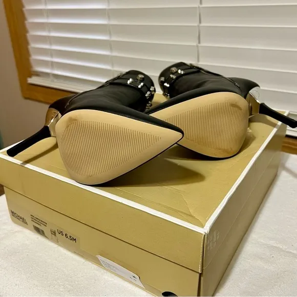 Gorgeous Amal 4” stilletos black and silver studded leather ankle boots 6.5 NIB