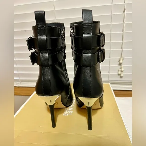 Gorgeous Amal 4” stilletos black and silver studded leather ankle boots 6.5 NIB