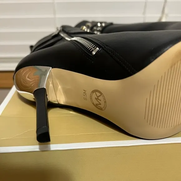 Gorgeous Amal 4” stilletos black and silver studded leather ankle boots 6.5 NIB