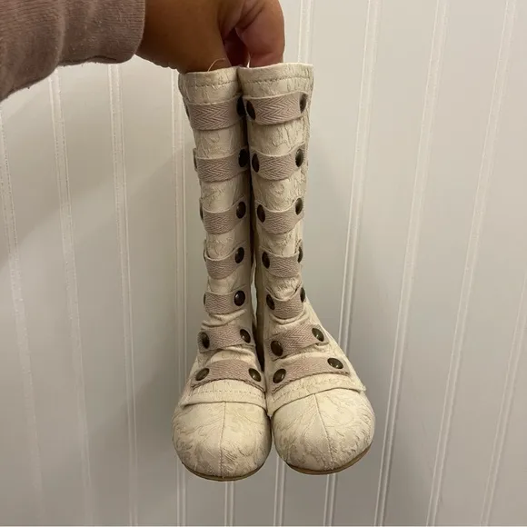 Joyfolie Leighton Lace Boots in Crème Toddler Girls 8