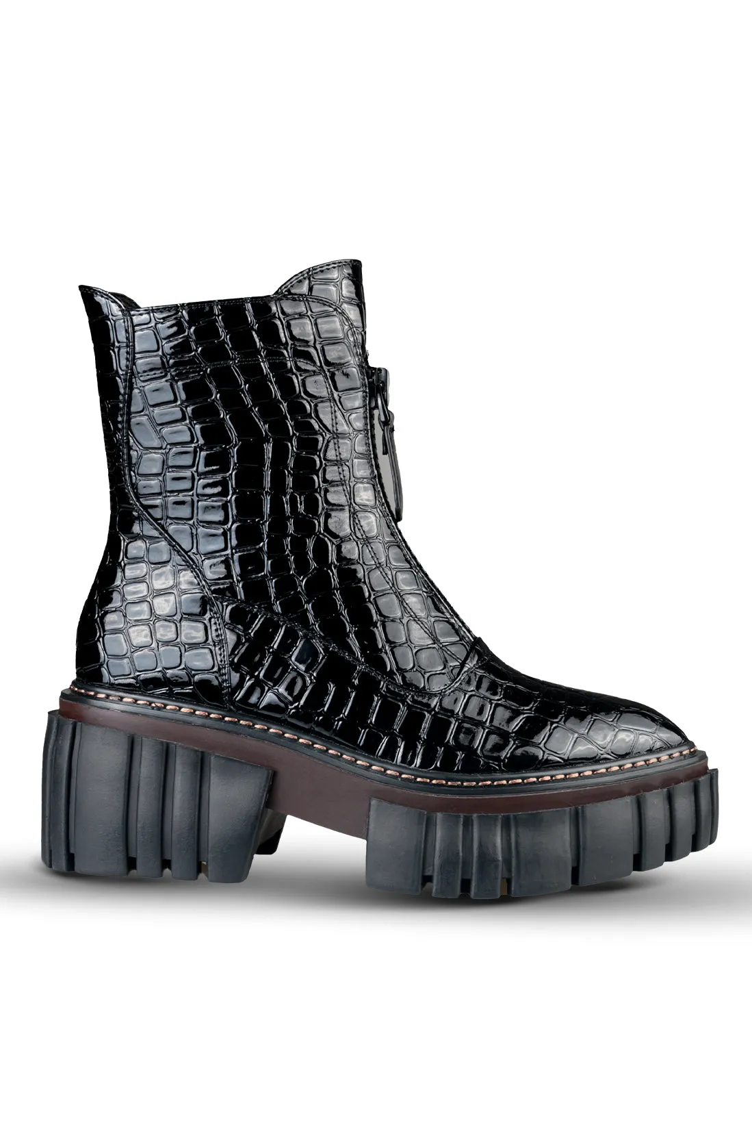 MA' boots 8