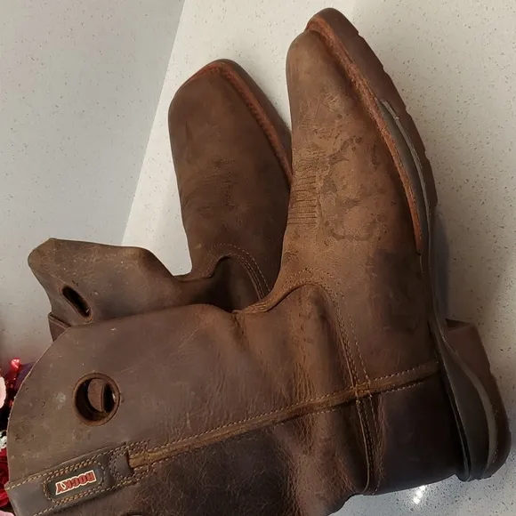 Mens ROCKY Western style leather boots (sz 9W) run wide