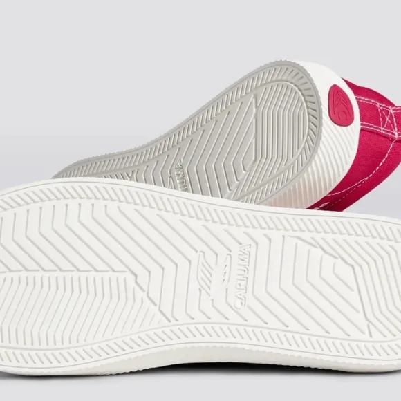 New Cariuma X Pantone Viva Magenta OCA Low Canvas Contrast Thread Sneaker 10M