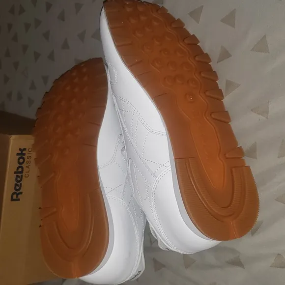 New! Classic Reebok Juniors 6.5