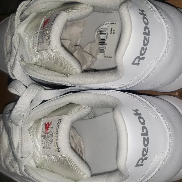 New! Classic Reebok Juniors 6.5