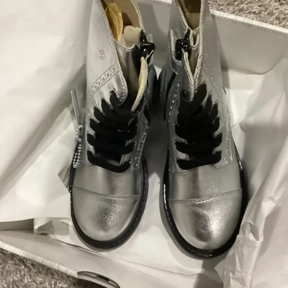 New NATURINO Metallic Silver Brogued  Boots Girl Toddlers Eu 28 Us 11 Zipper