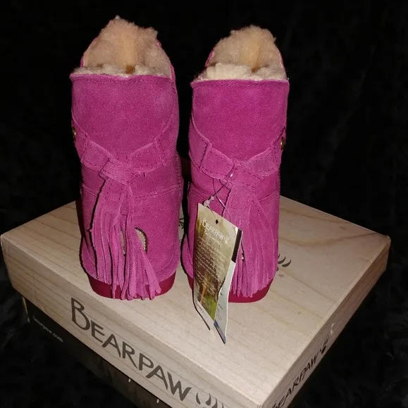 NIB Mia youth tassel bearpaw boots