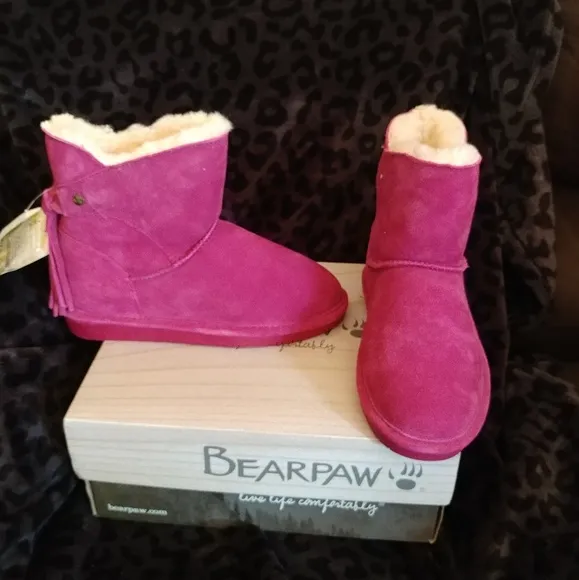 NIB Mia youth tassel bearpaw boots