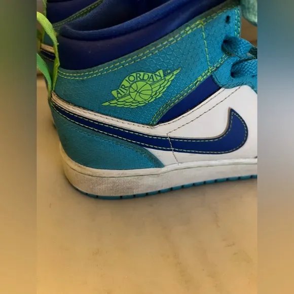 Nike Air Jordan 1 Mid SE GS 'Sprite 4.5