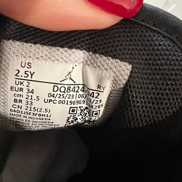Nike AirJordan Mid 1 Sneakers