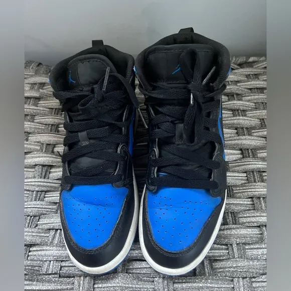 Nike AirJordan Mid 1 Sneakers