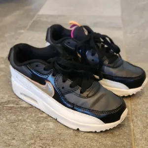 Nike Black and White Air Max Sneakers with Iconic Swoosh