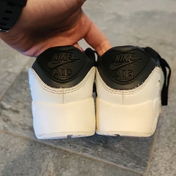 Nike Black and White Air Max Sneakers with Iconic Swoosh