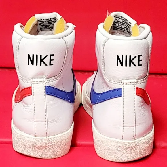 Nike Blazer Mid 77 Mismatched Red and Blue Swoosh Sneakers #BQ6806-117 size 8.5