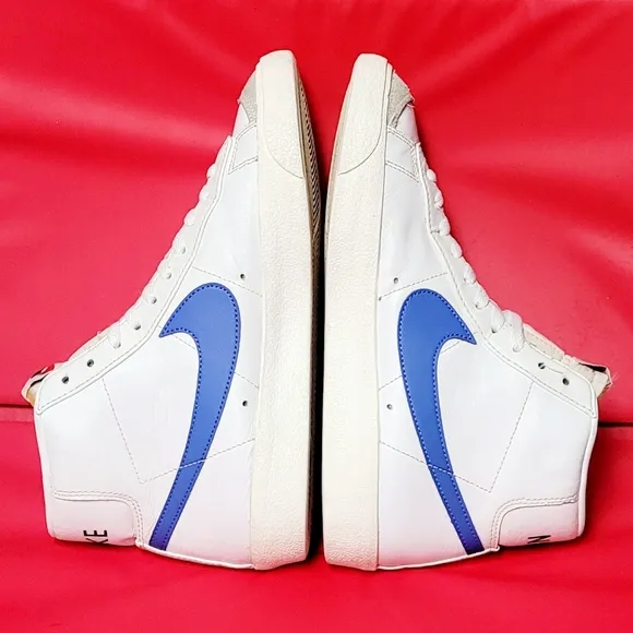 Nike Blazer Mid 77 Mismatched Red and Blue Swoosh Sneakers #BQ6806-117 size 8.5