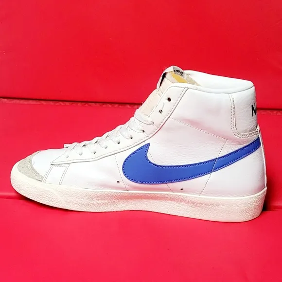 Nike Blazer Mid 77 Mismatched Red and Blue Swoosh Sneakers #BQ6806-117 size 8.5