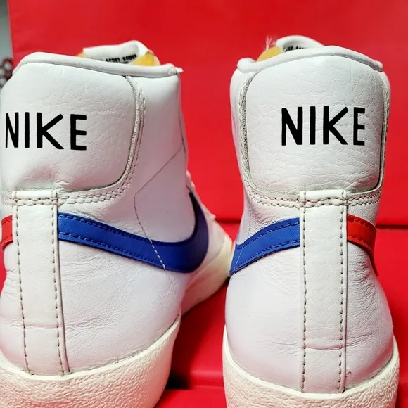 Nike Blazer Mid 77 Mismatched Red and Blue Swoosh Sneakers #BQ6806-117 size 8.5
