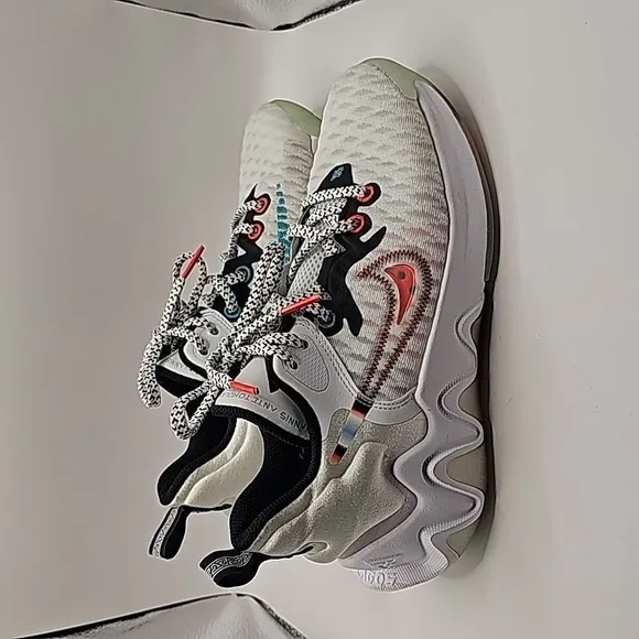 Nike Giannis Immortality Force Field Sneakers White Turquoise Blue Clear  4.5y