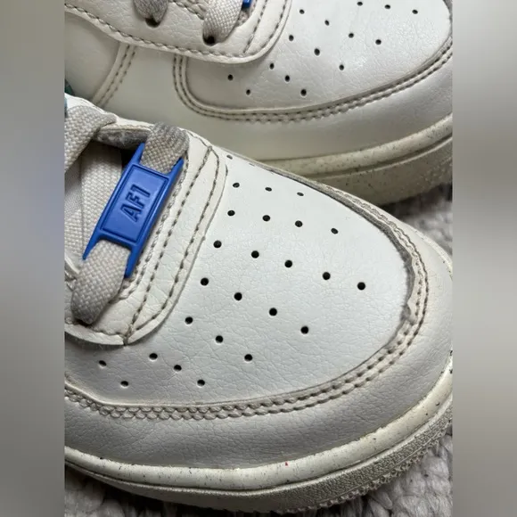 NIKE  Kids Air Force 1 LV8 GS Sail/Chill Blue. YouthUnisex- Sneakers  (3.5)Yrs.