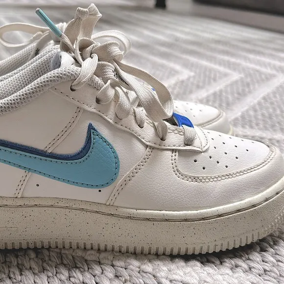 NIKE  Kids Air Force 1 LV8 GS Sail/Chill Blue. YouthUnisex- Sneakers  (3.5)Yrs.