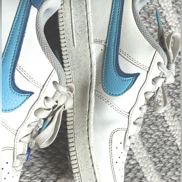 NIKE  Kids Air Force 1 LV8 GS Sail/Chill Blue. YouthUnisex- Sneakers  (3.5)Yrs.