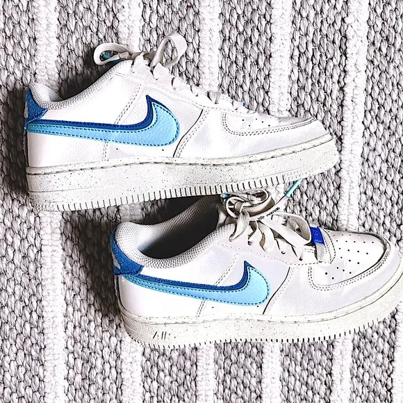 NIKE  Kids Air Force 1 LV8 GS Sail/Chill Blue. YouthUnisex- Sneakers  (3.5)Yrs.
