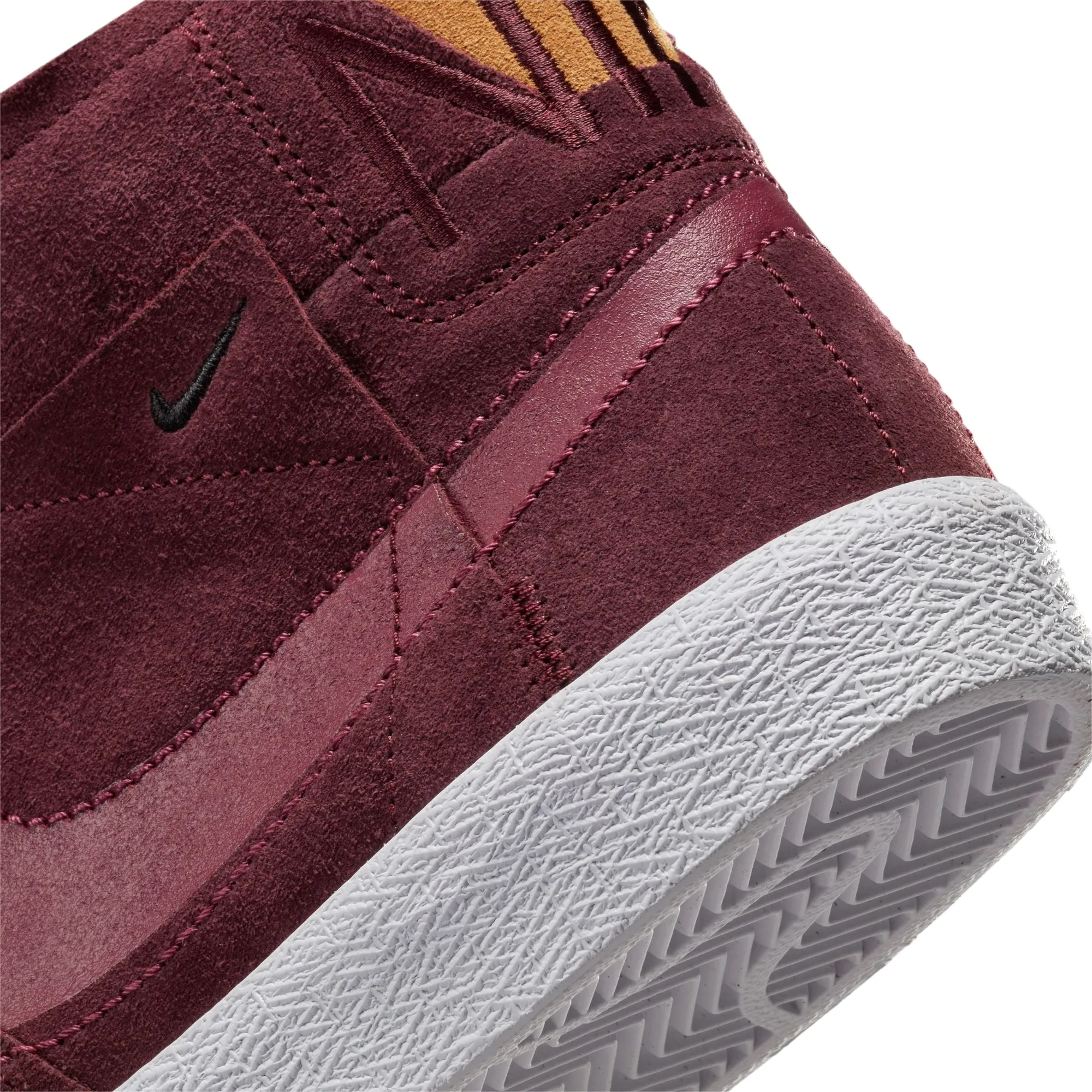 Nike SB Mens Zoom Blazer Mid PRM Shoes