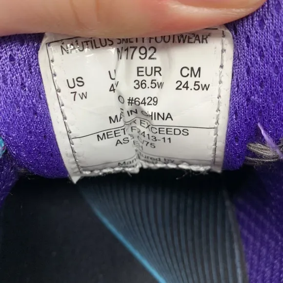 NWOT NAUTILUS SAFETY STEEL TOE WORK SNEAKERS